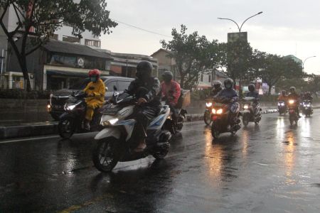 Waspada Berkendara Saat Hujan