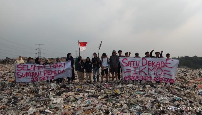 Kritik Pemkot Depok, Mahasiswa Buat Film Pendek di TPA Cipayung