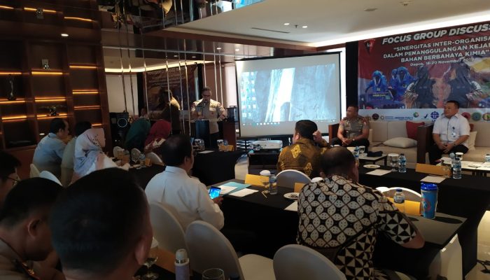 Plototi Bahan Kimia Ilegal Masuk Indonesia, Gegana Brimob Gandeng  Kementerian