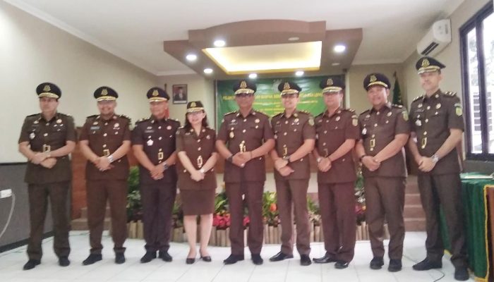 Kajari Depok Pimpin Sertijab Kasi Datun, Pengelolaan Barang Bukti dan Pelepasan Kasi Intel