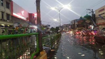 Hujan Deras, Sejumlah Jalan di Depok Terendam Banjir