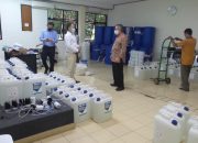Fakultas Farmasi UI Donasikan 3.380 Liter Hand Sanitizer Batch Pertama bagi Fasyankes