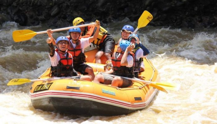 Telusuri Kali Cikeas, Aparatur Kecamatan Tapos Temukan Titik Rawan Pencemaran Lingkungan
