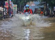 Kota Depok Dilanda Bencana Longsor, Banjir, dan Rumah Ambruk