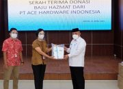 Penanganan Covid-19, Pemkot Depok Terima Bantuan 320 Baju Hazmat dari ACE Hardware
