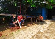 Dukung Program Pemkot Depok, Warga Pondok Cina Buat Lubang Biopori