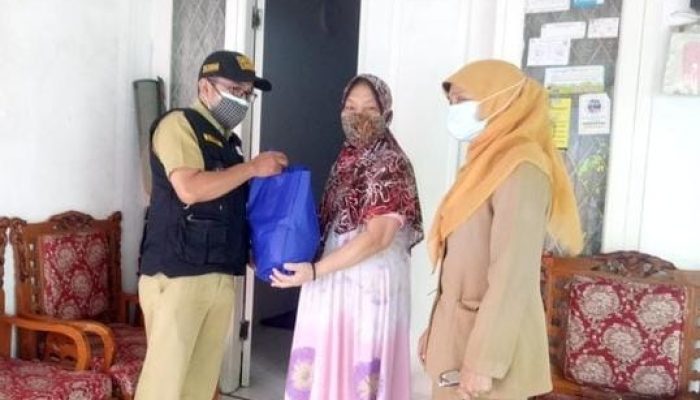 Kelurahan Tanah Baru Rutin Laksanakan Kegiatan Depok Sedekah Bersama