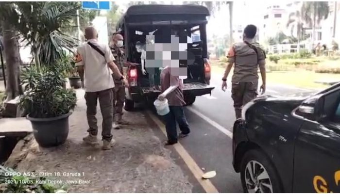 Satpol PP Depok Jaring Lima Manusia Silver