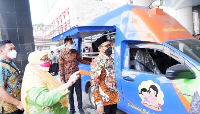 Kembali Beroperasi, Ini Cara Pinjam Buku di Mobil Pusling Diskarpus Depok