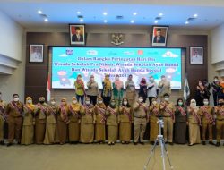 DPAPMK Wisuda 50 Peserta Sekolah Ayah Bunda Tahun 2021