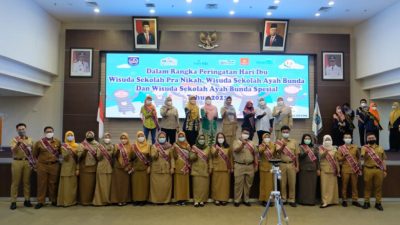 DPAPMK Wisuda 50 Peserta Sekolah Ayah Bunda Tahun 2021