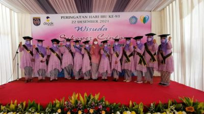 Peringatan Hari Ibu, Pemkot Depok Wisuda 100 Lulusan Sekoper Cinta