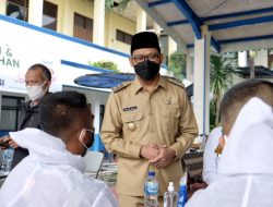 Wakil Wali Kota Depok Sidak Pelayanan Kantor Kecamatan Hari Pertama Kerja