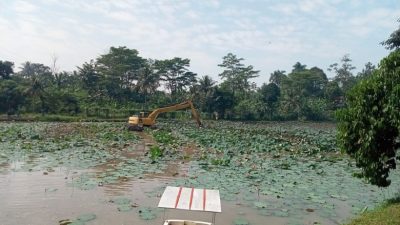 DPUPR Depok Turunkan Alat Berat Bersihkan Situ Jatijajar