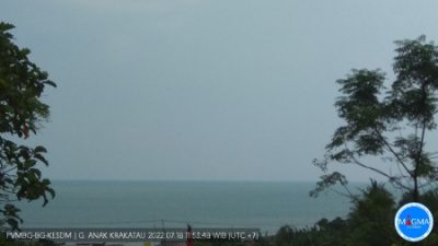 Warga Diminta Hindari Kawah Gunung Anak Krakatau Radius 5 Kilometer