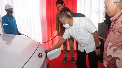 Dorong Pembangunan Ekosistem Kendaraan Listrik, PLN dan KFC Jalin Kerjasama