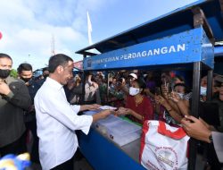 Presiden bersama Ibu Iriana Kunjungi Pasar Langgur
