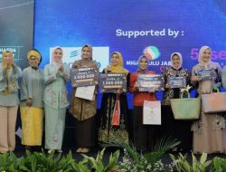 Ketua Dekranasda Depok Raih Penghargaan Terbaik II Paparan Program Kerja Unggulan