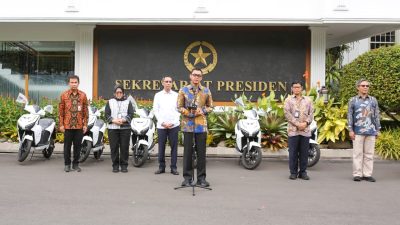 Dukung Penggunaan Listrik Ramah Lingkungan, PLN Berikan Sertifikat REC untuk 5 Istana