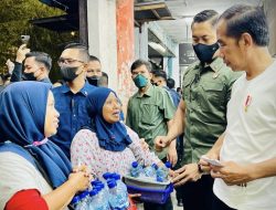 Presiden Jokowi Sapa Masyarakat di Kawasan Malioboro