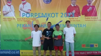 Kasubag Umum dan Kepegawaian Diskominfo Juara I Tenis Meja POR Pemkot