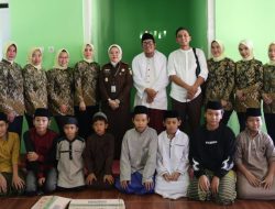 Berbagi Berkah Ramadhan, Kejari Depok Santuni Panti Asuhan dan Bagi-bagi Takjil