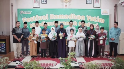 Yayasan Khadimul Ummah Madani Berikan Santunan untuk Anak Yatim