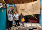 Diterjang Hujan Angin, Lurah Cipayung Jaya Tinjau Rumah Warga
