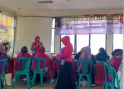 Puluhan Warga Jatijajar Dapat Pelatihan Tata Rias Pengantin