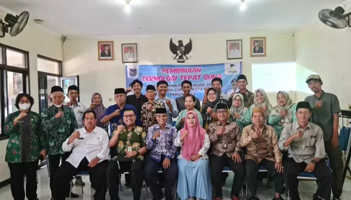 Warga Pangkalan Jati Dilatih Teknologi Tepat Guna