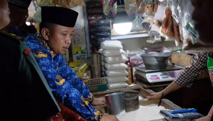 Pastikan Harga dan Stok Kebutuhan Pokok, Sekda Depok Sidak Pasar Cisalak