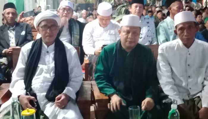 5000 Jamaah Banjiri Ponpes Al Marifah Cirebon, Hadiri Dzikir Manaqib Kubro Syekh Abdul Qodir Jaelani