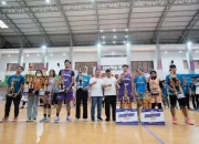 Wali Kota Berikan Hadiah ke Pemenang Kejurda Divisi 2 Basket Jabar 2023