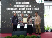 Pemkot Depok Raih Lima Penghargaan Siddhakarya