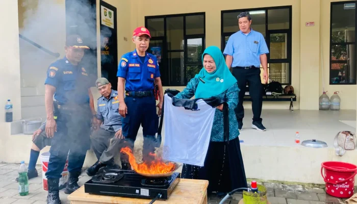 Kelurahan Pangkalan Jati Gelar Pelatihan Kabakaran